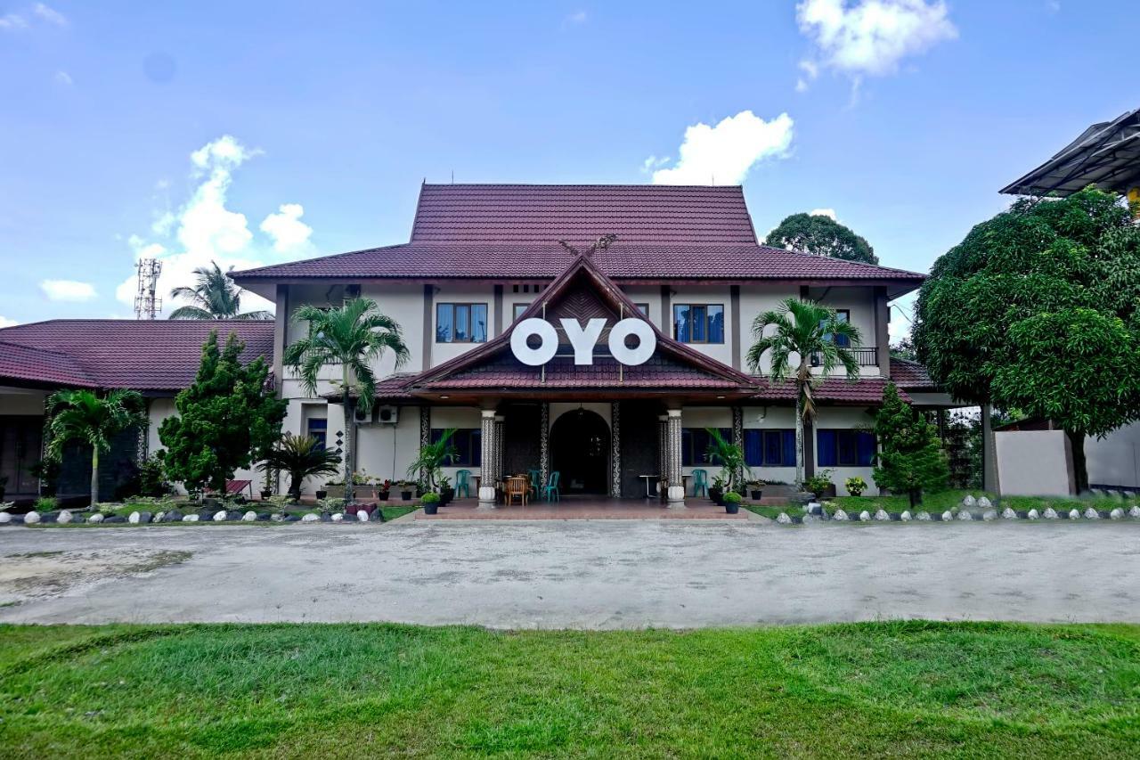 Oyo 627 Tirta Kencana Syariah Hotel Pekanbaru Exterior photo