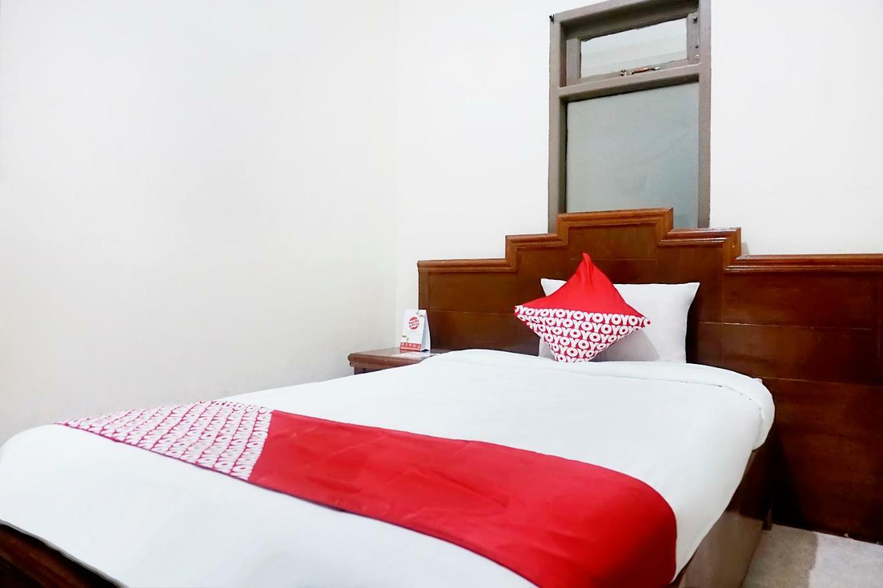 Oyo 627 Tirta Kencana Syariah Hotel Pekanbaru Exterior photo