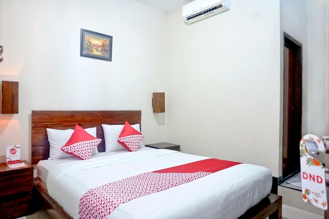Oyo 627 Tirta Kencana Syariah Hotel Pekanbaru Exterior photo