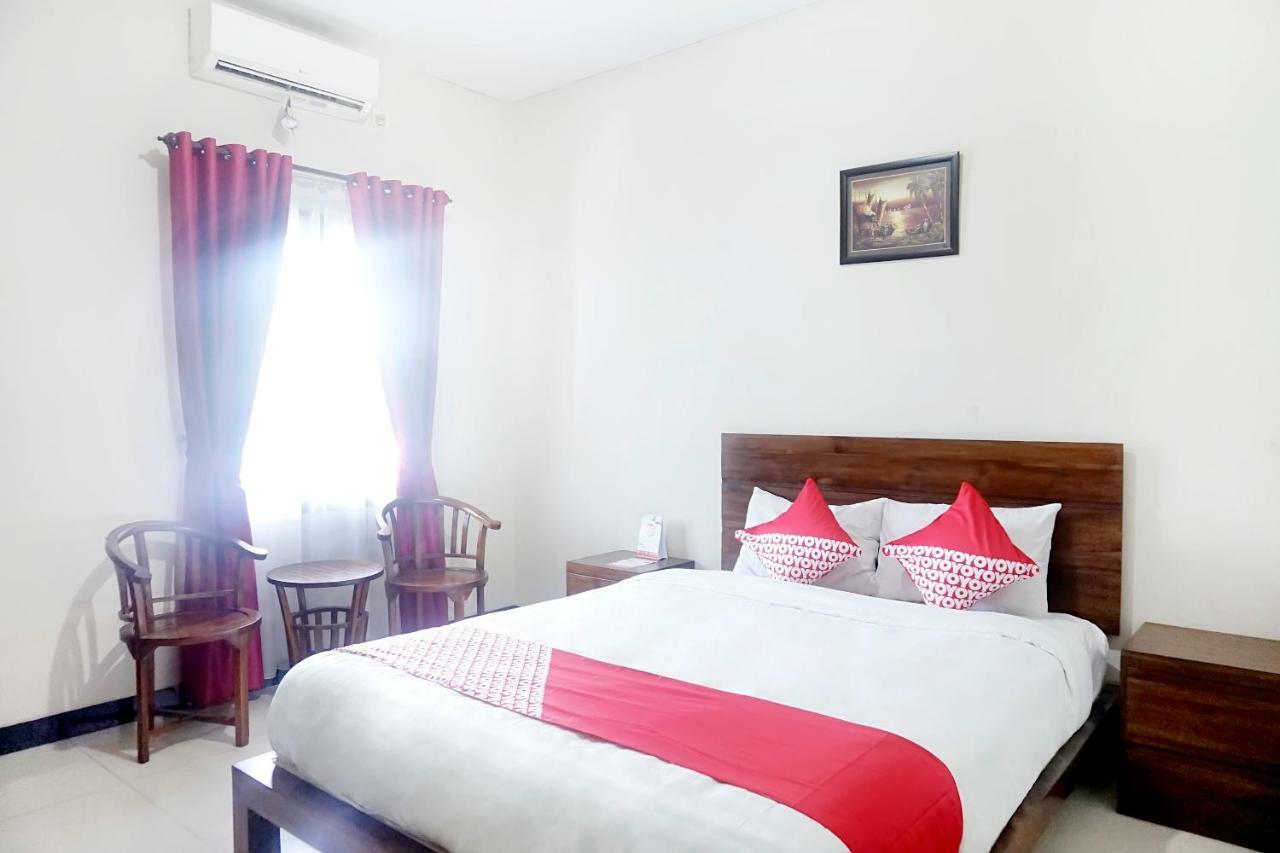 Oyo 627 Tirta Kencana Syariah Hotel Pekanbaru Exterior photo
