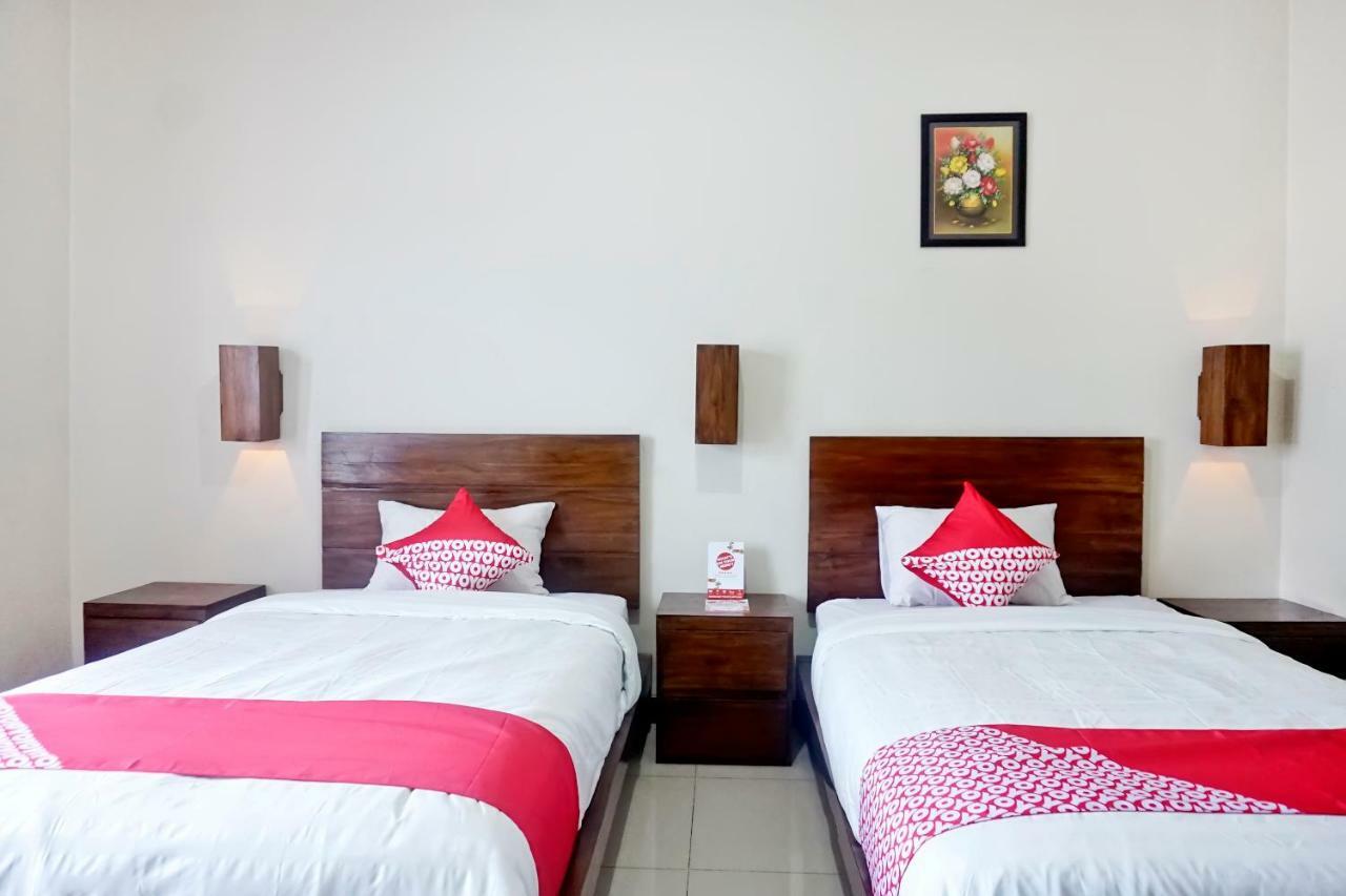 Oyo 627 Tirta Kencana Syariah Hotel Pekanbaru Exterior photo